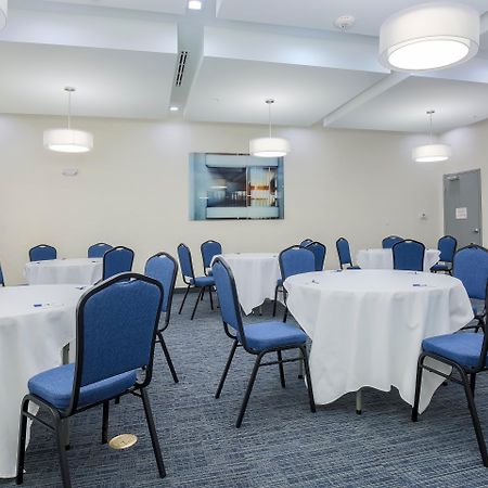 Holiday Inn Express & Suites Houston - Hobby Airport Area By Ihg Exterior photo