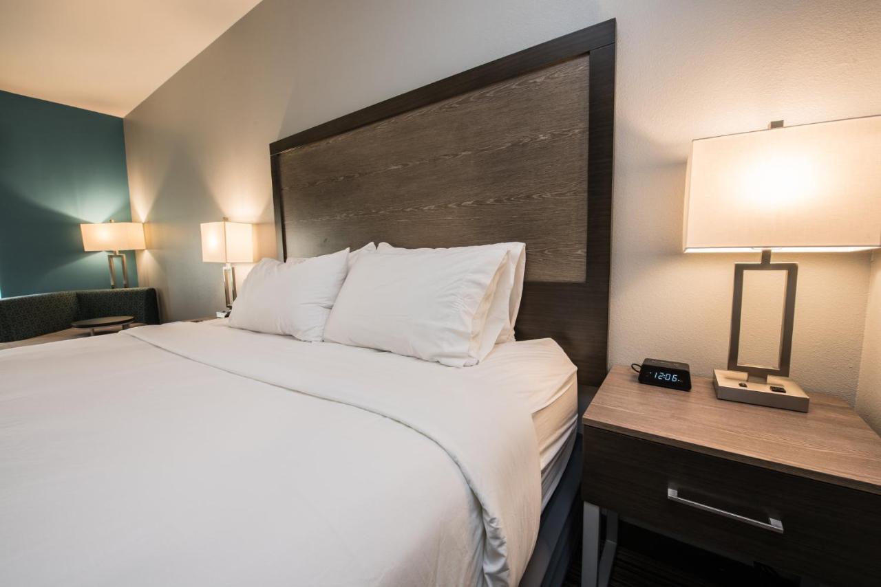 Holiday Inn Express & Suites Houston - Hobby Airport Area By Ihg Exterior photo