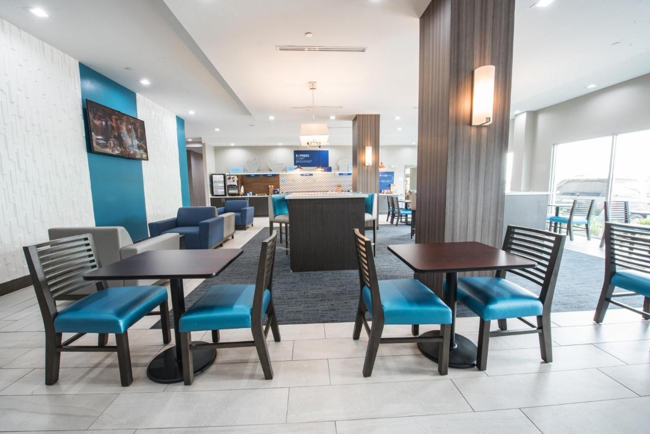 Holiday Inn Express & Suites Houston - Hobby Airport Area By Ihg Exterior photo
